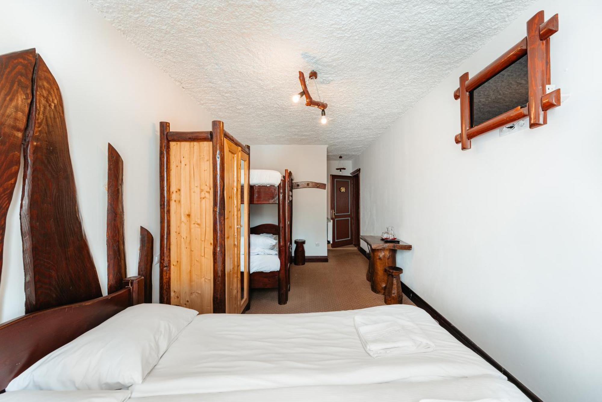 Hotel Complex Turistic Alpina Blazna
